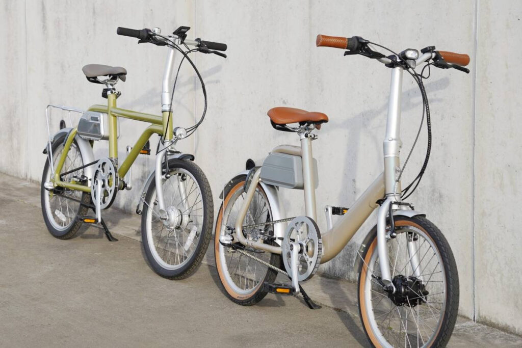 wimo電動アシスト自転車 COOZY(左)&COOZY Light(右) wimo電動アシスト自転車「COOZY」シリーズ